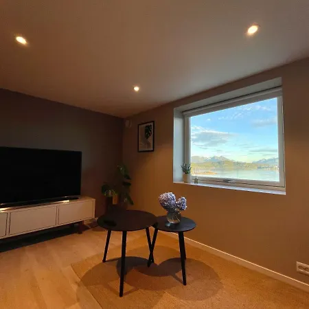 Grytebust Apartment *