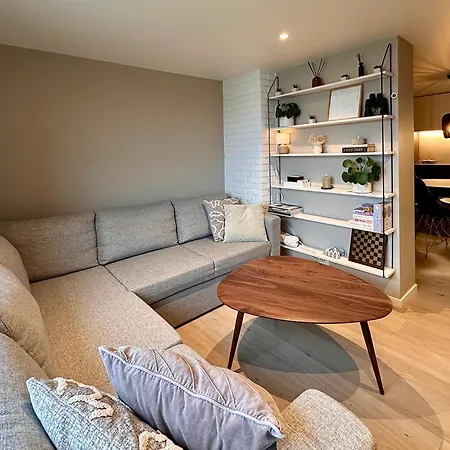Grytebust Apartment *